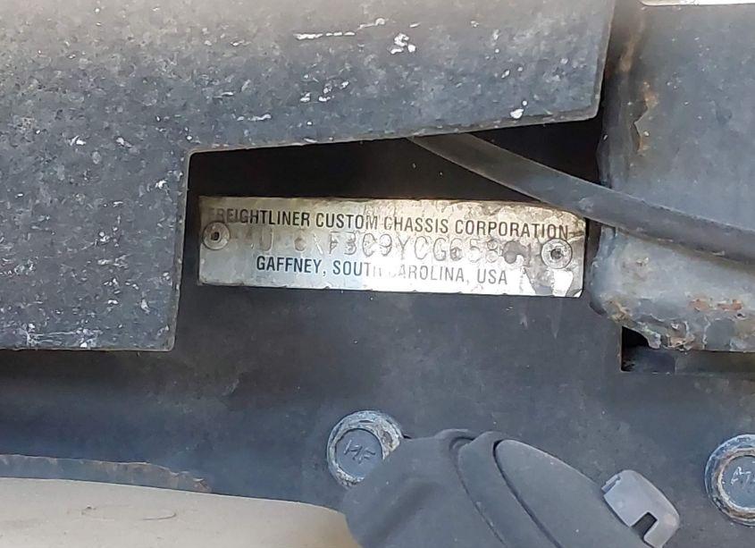 Photo 9 of 2000 Freightliner Chassis X LINE MOTOR HOME (VIN 4UZ6XFBC9YCG65861)