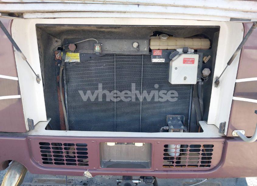 Photo 10 of 2002 Freightliner Fleetwood MOTOR HOME X LINE MOTOR HOME (VIN 4UZAAHAK52CJ60436)