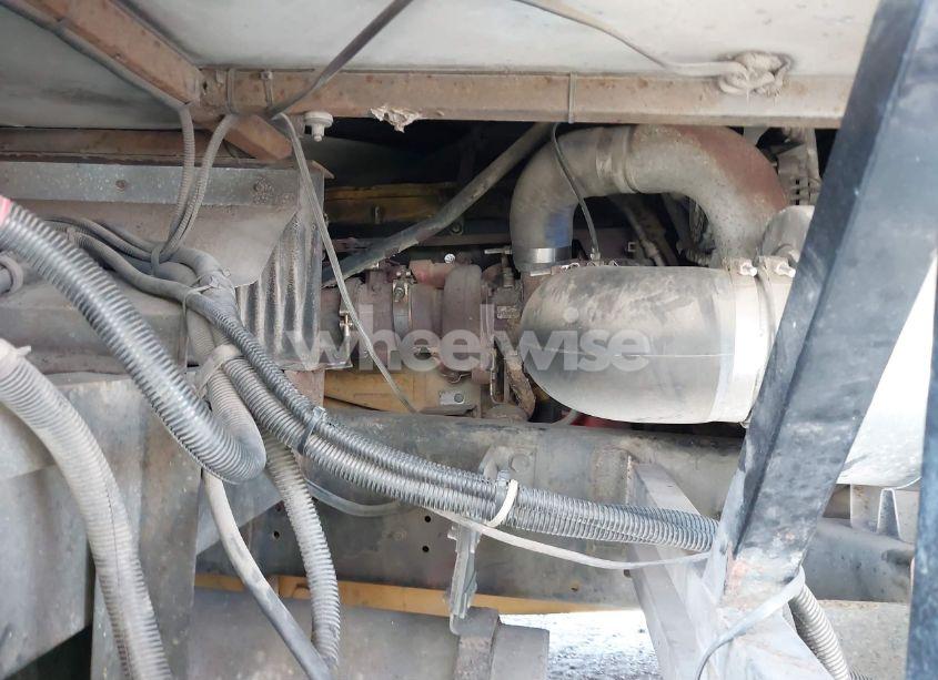 Photo 6 of 2002 Freightliner Fleetwood MOTOR HOME X LINE MOTOR HOME (VIN 4UZAAHAK52CJ60436)