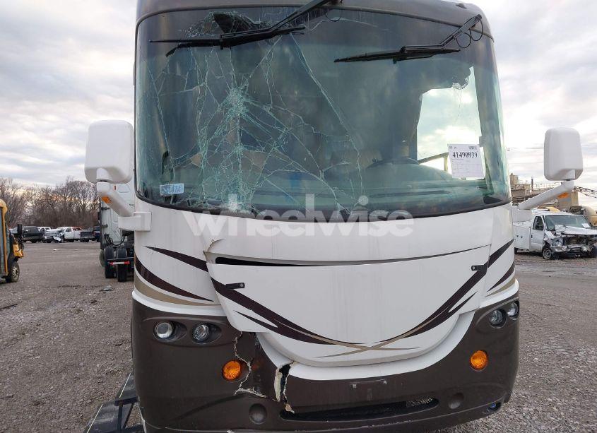 Photo 6 of 2007 Freightliner Chassis X LINE MOTOR HOME (VIN 4UZAAJBV67CZ38380)