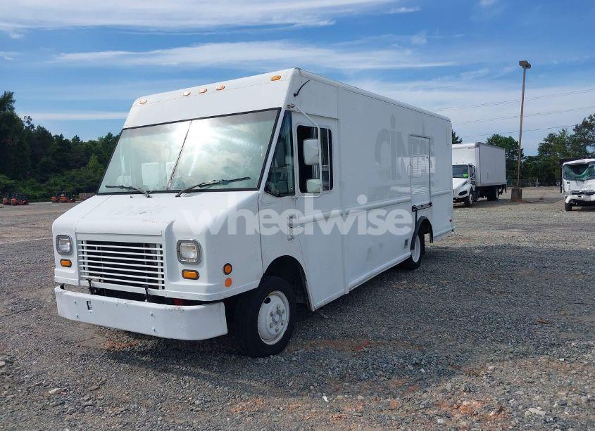 Photo 2 of 2007 Freightliner Chassis M LINE WALK-IN VAN (VIN 4UZAANBWX7CY45068)