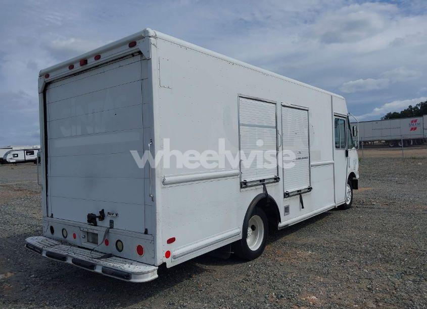 Photo 4 of 2007 Freightliner Chassis M LINE WALK-IN VAN (VIN 4UZAANBWX7CY45068)