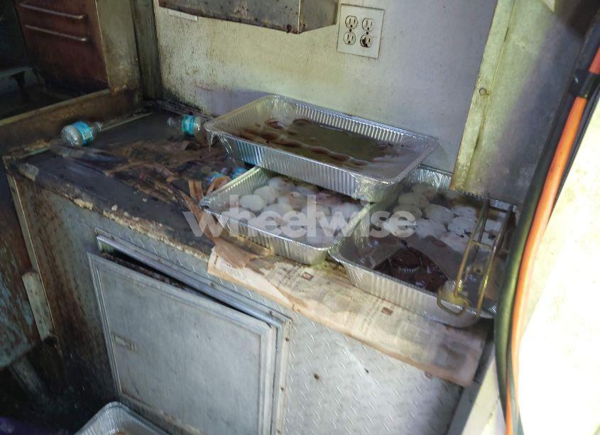 Photo 15 of 2007 Freightliner Chassis M LINE WALK-IN VAN (VIN 4UZAAPBW97CY18486)