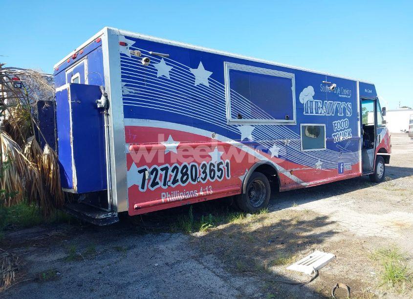 Photo 3 of 2007 Freightliner Chassis M LINE WALK-IN VAN (VIN 4UZAAPBW97CY18486)