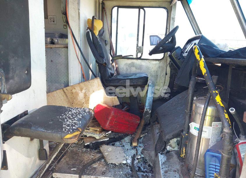 Photo 5 of 2007 Freightliner Chassis M LINE WALK-IN VAN (VIN 4UZAAPBW97CY18486)