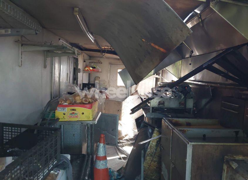 Photo 8 of 2007 Freightliner Chassis M LINE WALK-IN VAN (VIN 4UZAAPBW97CY18486)