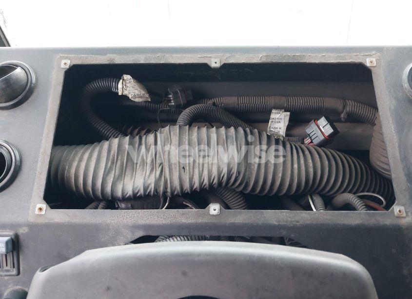 Photo 5 of 2010 Freightliner Chassis M LINE WALK-IN VAN (VIN 4UZAAPDU6ACAS1666)