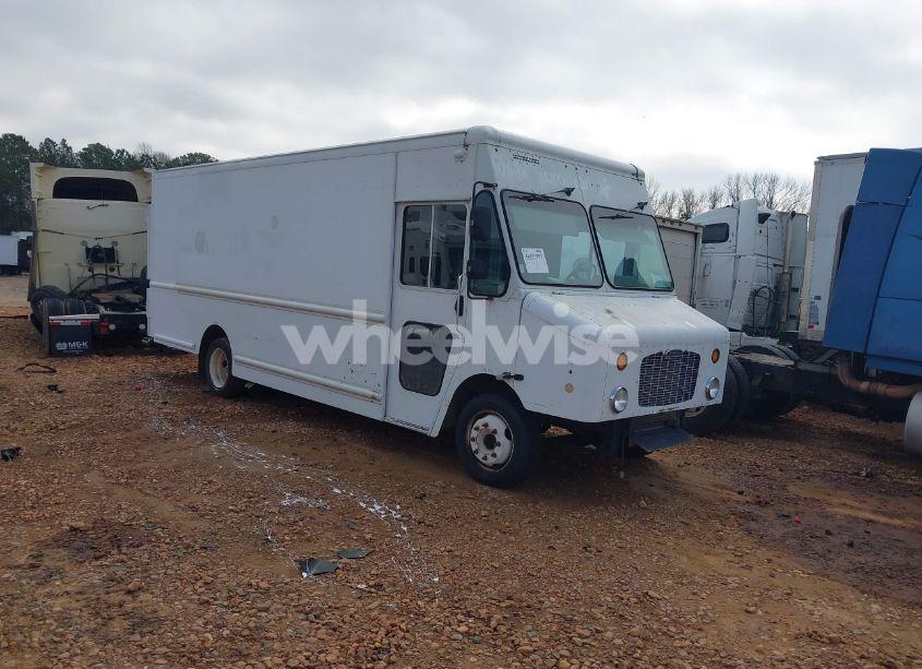 2010 Freightliner Chassis M LINE WALK-IN VAN (VIN 4UZAAPDU8ACAS1636) main photo