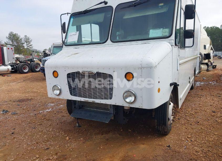 Photo 11 of 2010 Freightliner Chassis M LINE WALK-IN VAN (VIN 4UZAAPDU8ACAS1636)