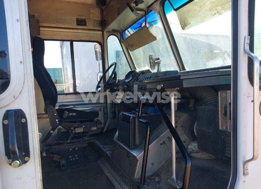 Photo 6 of 2010 Freightliner Chassis M LINE WALK-IN VAN (VIN 4UZAAPDU8ACAS1636)