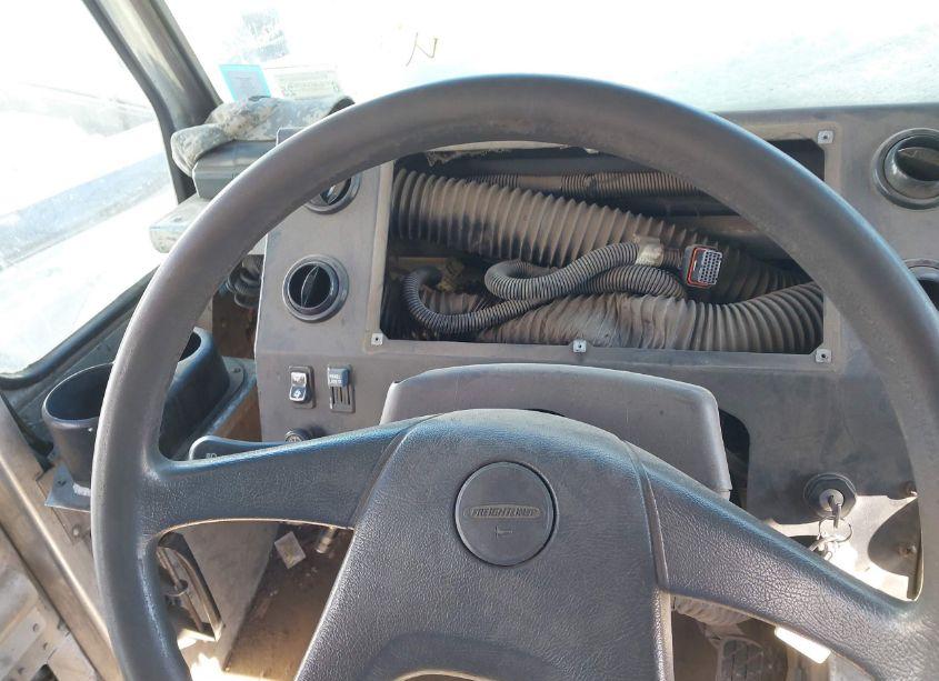 Photo 5 of 2010 Freightliner Chassis M LINE WALK-IN VAN (VIN 4UZAAPDUXACAS1668)