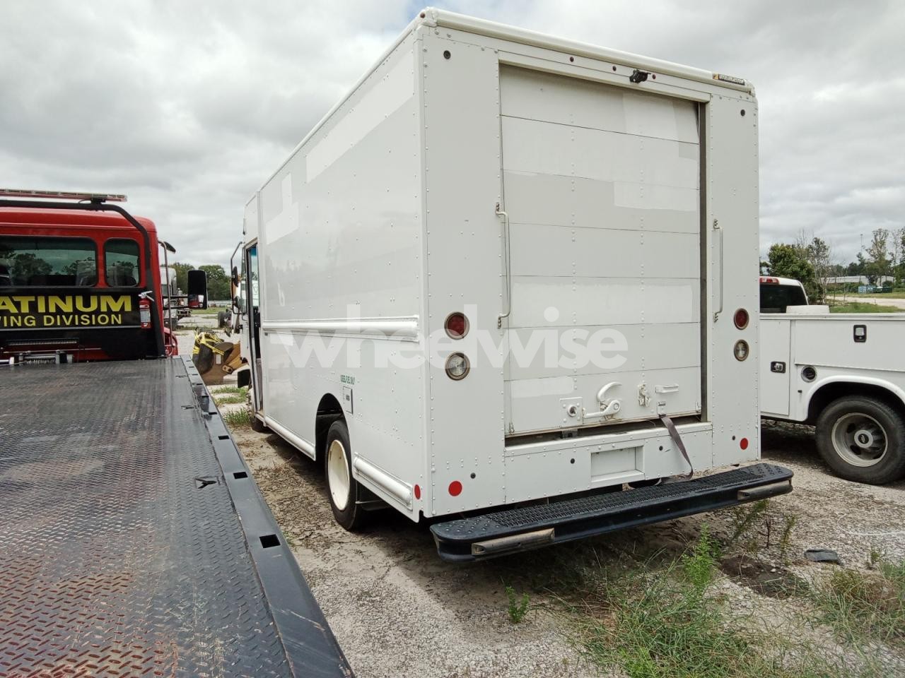 Photo 2 of 2022 FREIGHTLINER CHASSIS M LINE WALK-IN VAN (VIN 4UZAAPFA2NCNT5990)