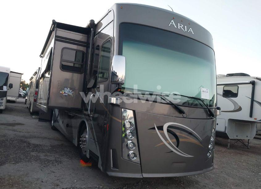 2017 Freightliner Chassis XC (VIN 4UZAB2DT1HCJD9246) main photo