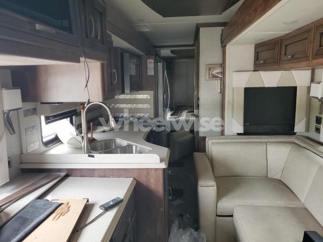 Photo 10 of 2018 FREIGHTLINER CHASSIS XC N/A (VIN 4UZAB2FC9JCJR6348)