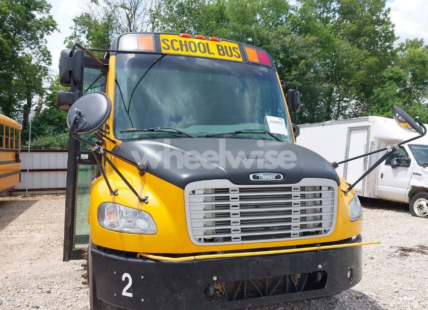 Photo 6 of 2019 Freightliner Chassis B2B (VIN 4UZABRFD0KCKL0941)