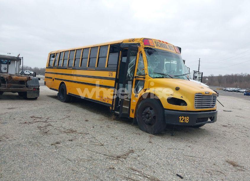 2019 Freightliner Chassis B2B (VIN 4UZABRFD7KCLB2564) main photo