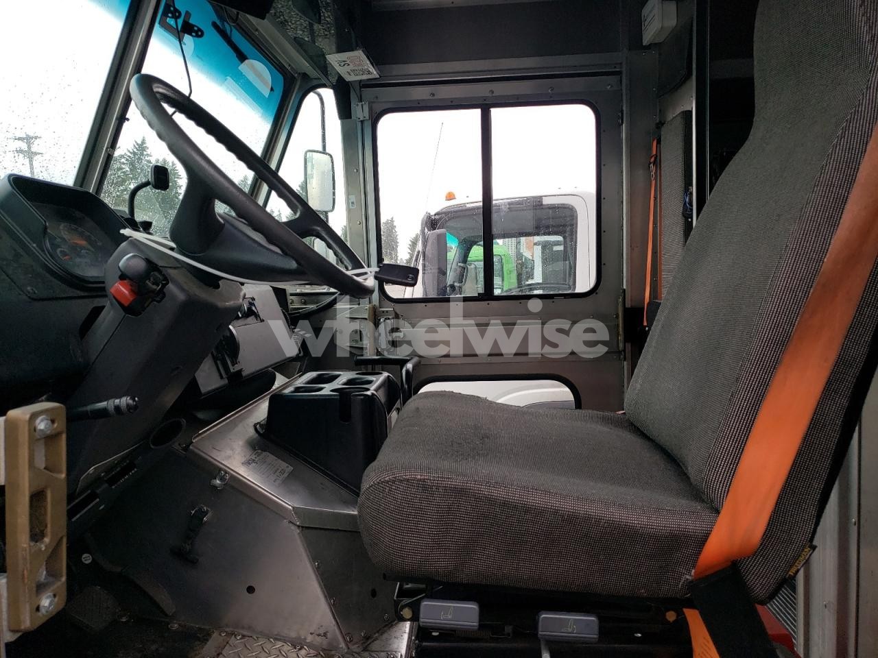 Photo 7 of 2020 FREIGHTLINER CHASSIS M LINE WALK-IN VAN (VIN 4UZAC2EA0LCLZ6664)