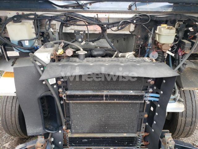 Photo 4 of 2021 FREIGHTLINER CHASSIS M LINE WALK-IN VAN (VIN 4UZAC2EA0MCMN0062)