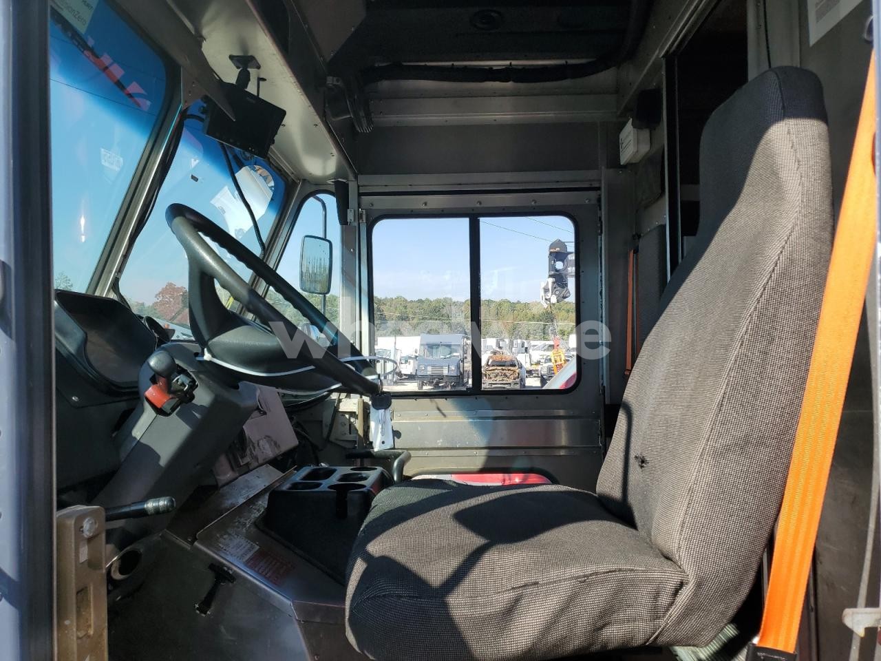 Photo 7 of 2020 FREIGHTLINER CHASSIS M LINE WALK-IN VAN (VIN 4UZAC2EA1LCMH7989)