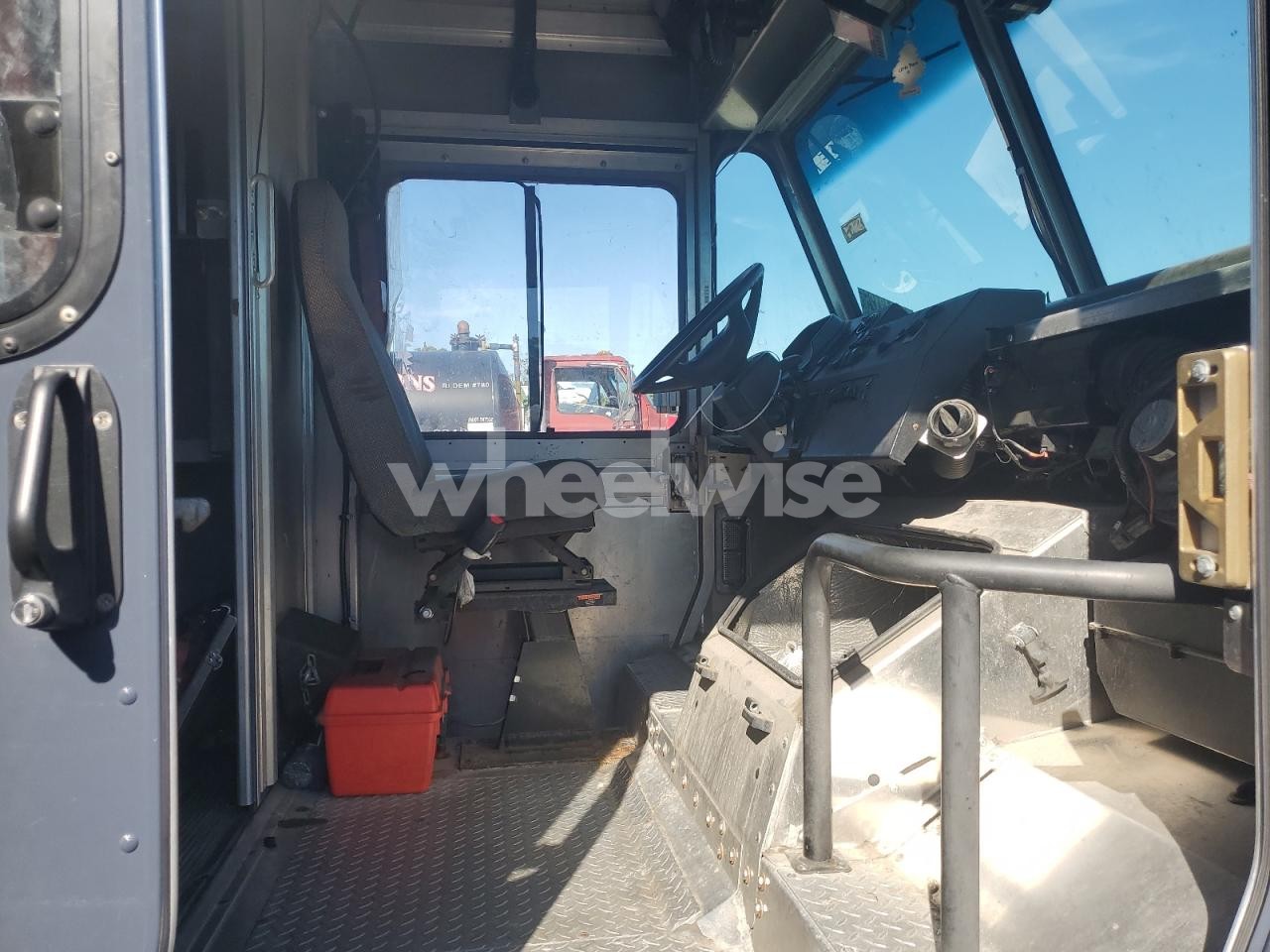 Photo 11 of 2021 FREIGHTLINER CHASSIS M LINE WALK-IN VAN (VIN 4UZAC2EA1MCML0838)