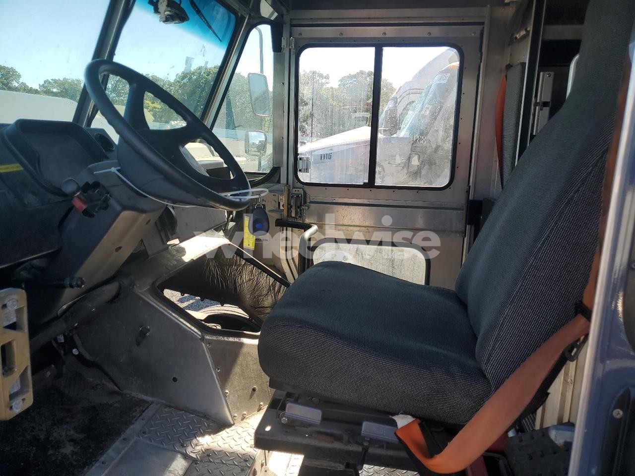 Photo 7 of 2021 FREIGHTLINER CHASSIS M LINE WALK-IN VAN (VIN 4UZAC2EA1MCML0838)