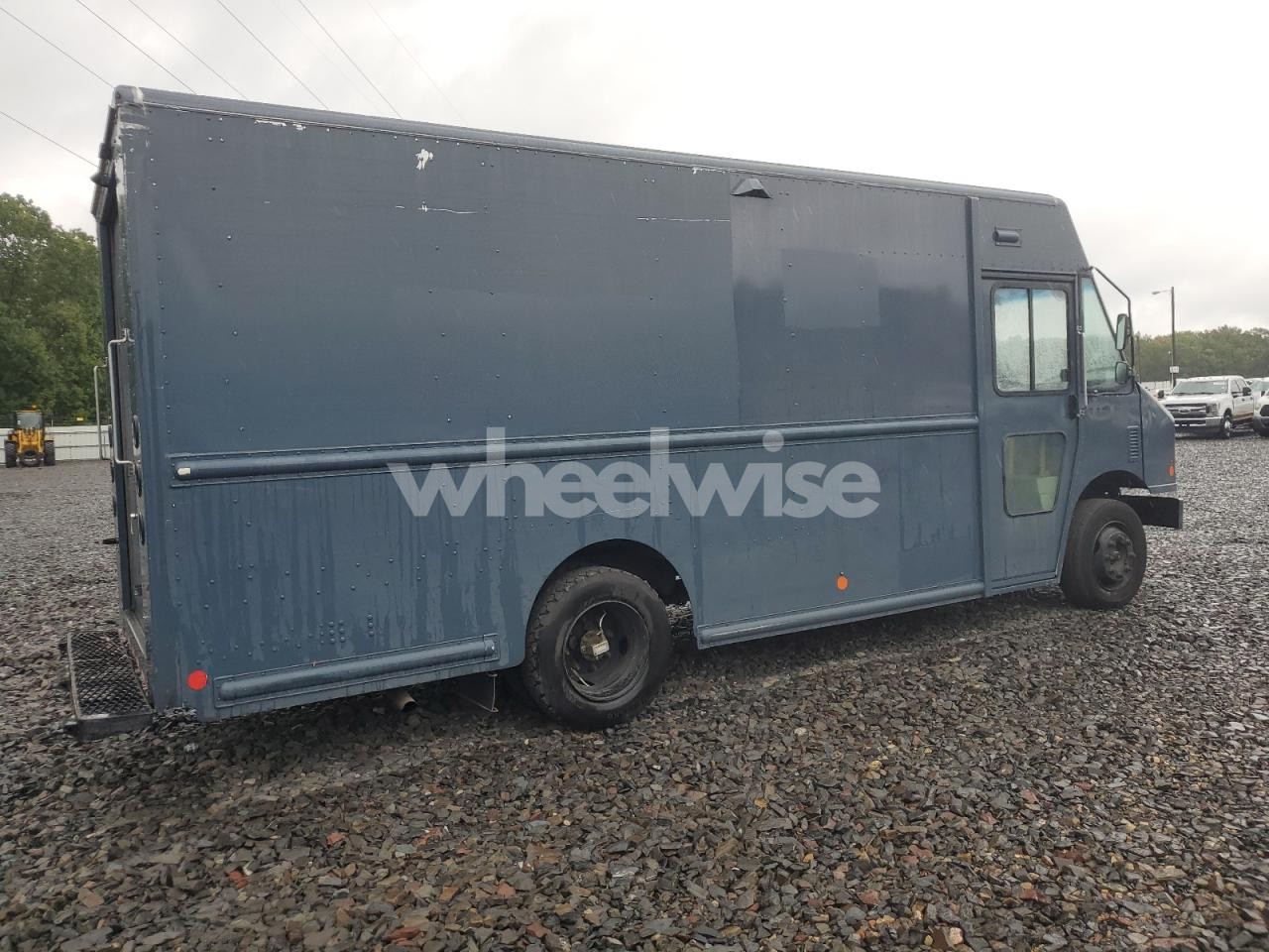 Photo 3 of 2021 FREIGHTLINER CHASSIS M LINE WALK-IN VAN (VIN 4UZAC2EA1MCMN0197)