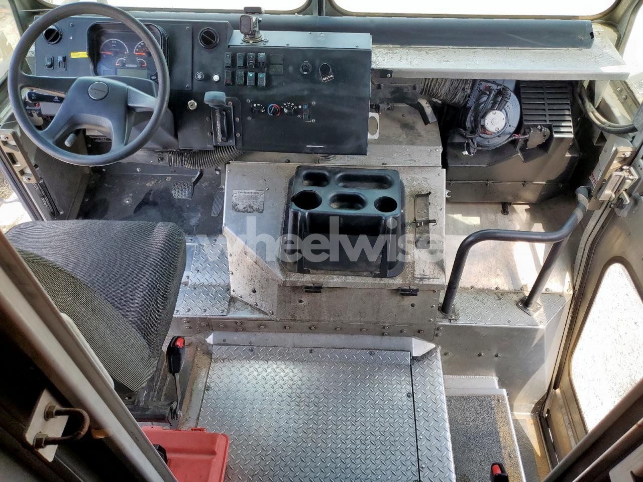 Photo 8 of 2020 FREIGHTLINER CHASSIS M LINE WALK-IN VAN (VIN 4UZAC2EA2LCMH7872)