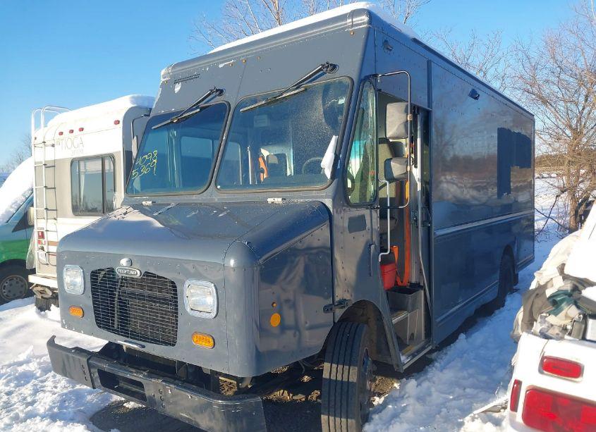 Photo 2 of 2020 Freightliner Mt45g N/A (VIN 4UZAC2EA3LCLZ6285)