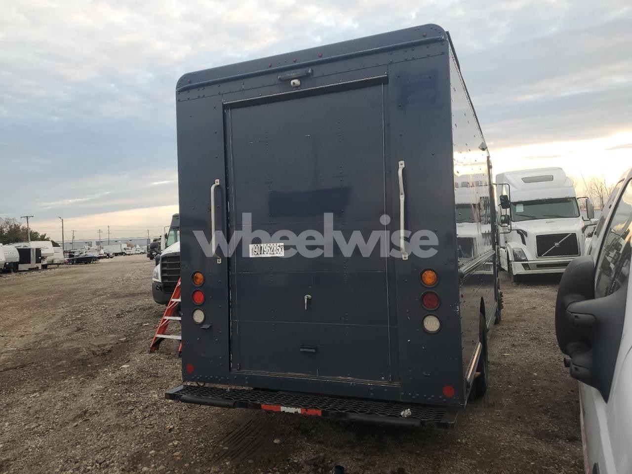 Photo 3 of 2020 FREIGHTLINER MT 45G DELIVERY TRUCK (VIN 4UZAC2EA3LCLZ6335)