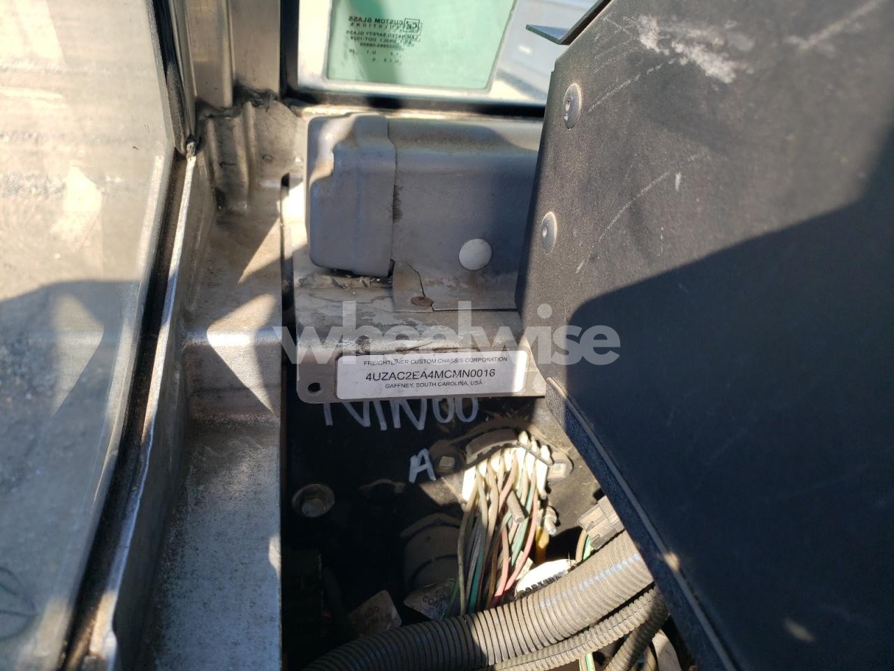 Photo 13 of 2021 FREIGHTLINER CHASSIS M LINE WALK-IN VAN (VIN 4UZAC2EA4MCMN0016)