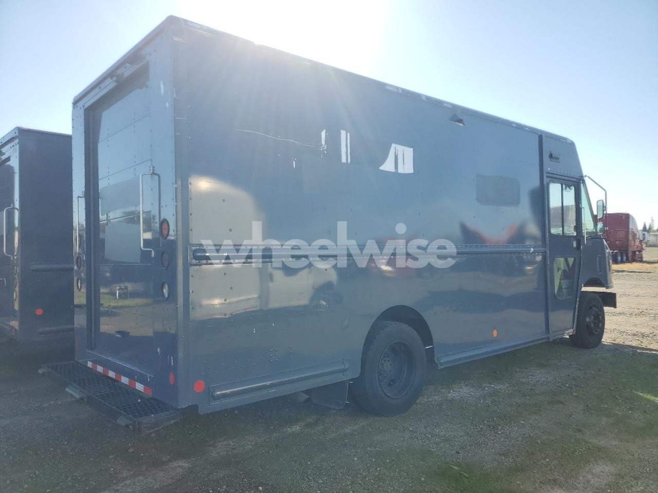 Photo 3 of 2021 FREIGHTLINER CHASSIS M LINE WALK-IN VAN (VIN 4UZAC2EA4MCMN0016)