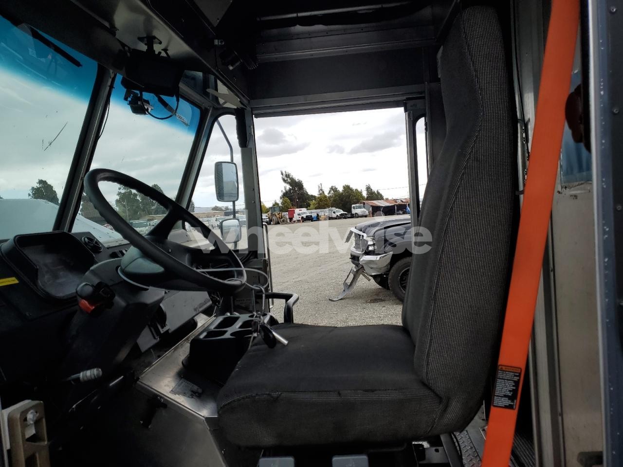 Photo 7 of 2020 FREIGHTLINER CHASSIS M LINE WALK-IN VAN (VIN 4UZAC2EA5LCLZ6434)