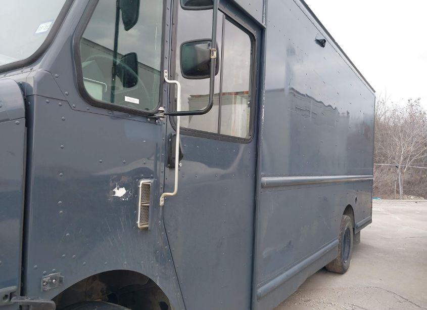 Photo 2 of 2020 Freightliner Mt45g N/A (VIN 4UZAC2EA5LCLZ7244)