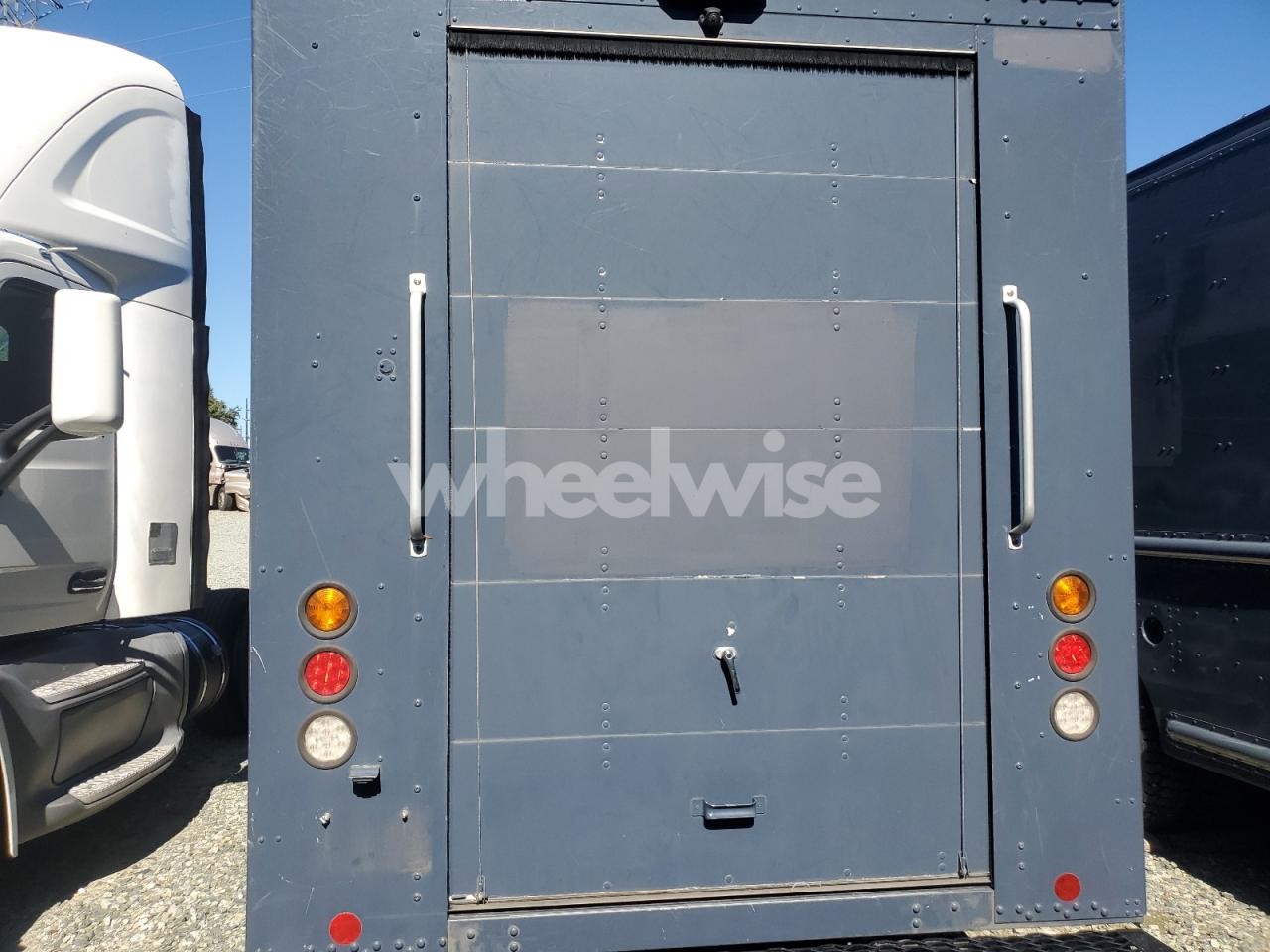 Photo 6 of 2020 FREIGHTLINER CHASSIS M LINE WALK-IN VAN (VIN 4UZAC2EA5LCMK0201)