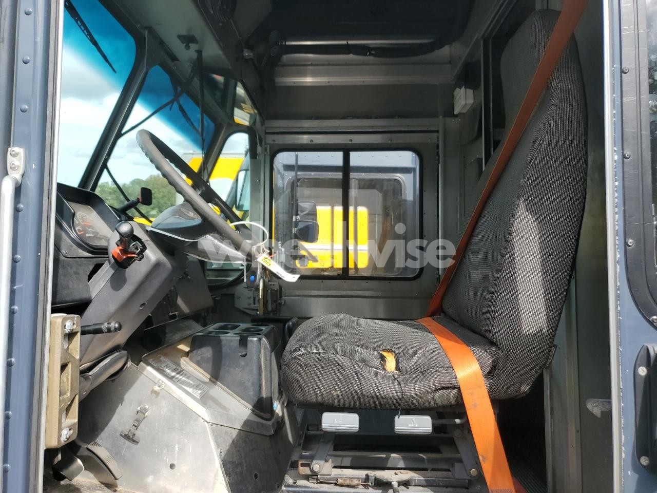 Photo 7 of 2020 FREIGHTLINER CHASSIS M LINE WALK-IN VAN (VIN 4UZAC2EA5LCMK0201)