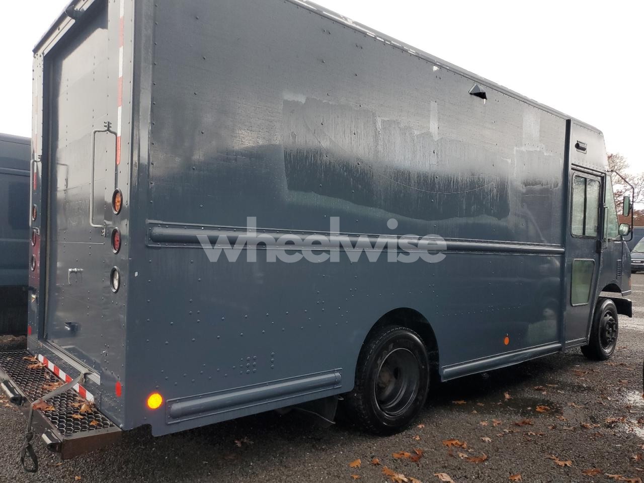 Photo 3 of 2021 FREIGHTLINER CHASSIS M LINE WALK-IN VAN (VIN 4UZAC2EA6MCMN0129)