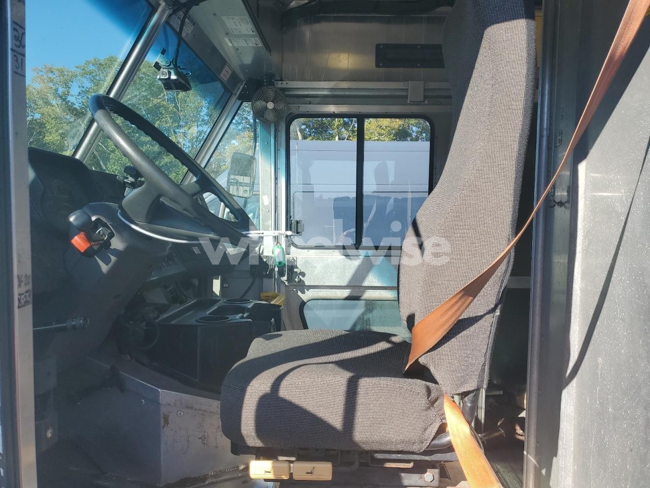 Photo 7 of 2021 FREIGHTLINER CHASSIS M LINE WALK-IN VAN (VIN 4UZAC2EA6MCMN0129)