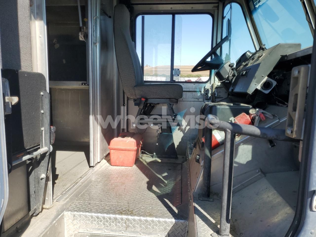 Photo 11 of 2020 FREIGHTLINER CHASSIS M LINE WALK-IN VAN (VIN 4UZAC2EA8LCLZ6041)