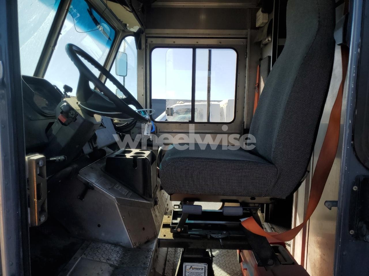 Photo 7 of 2020 FREIGHTLINER CHASSIS M LINE WALK-IN VAN (VIN 4UZAC2EA8LCLZ6041)