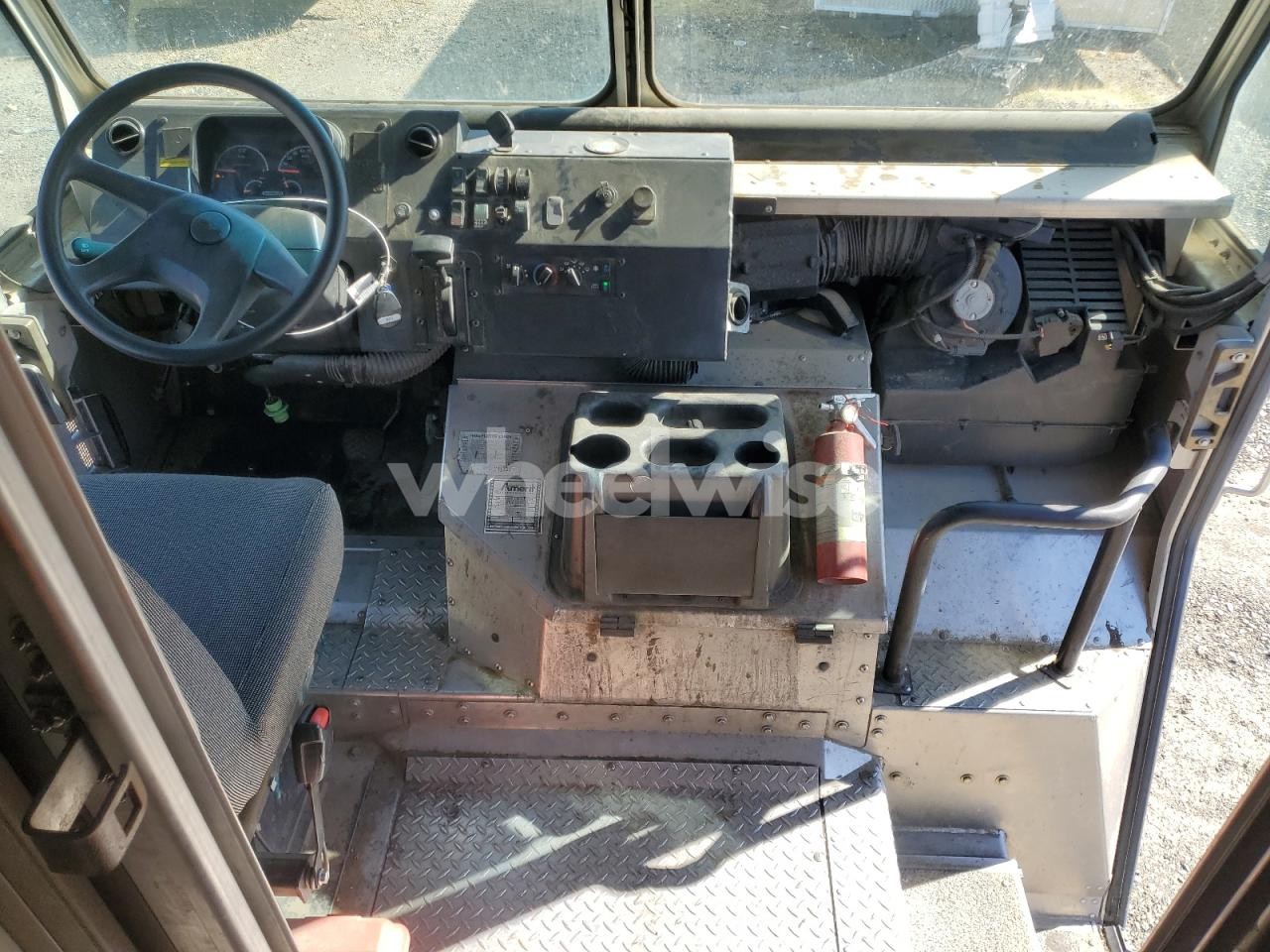 Photo 8 of 2020 FREIGHTLINER CHASSIS M LINE WALK-IN VAN (VIN 4UZAC2EA8LCLZ6041)