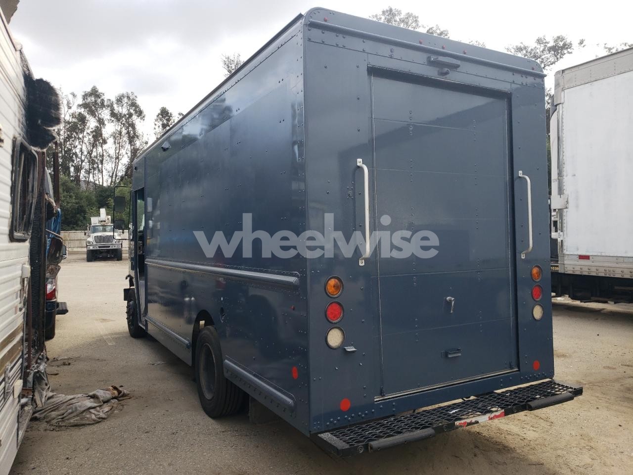 Photo 2 of 2020 FREIGHTLINER CHASSIS M LINE WALK-IN VAN (VIN 4UZAC2EA8LCLZ6749)