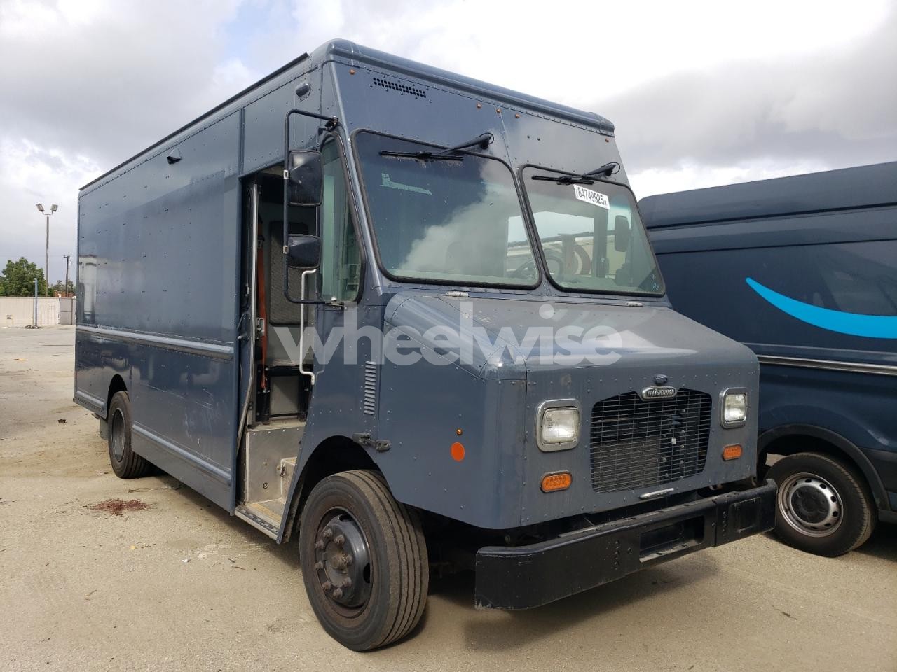 Photo 4 of 2020 FREIGHTLINER CHASSIS M LINE WALK-IN VAN (VIN 4UZAC2EA8LCLZ6749)