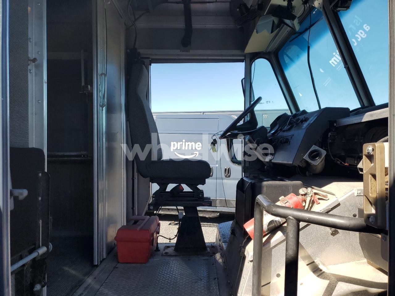 Photo 11 of 2020 FREIGHTLINER CHASSIS M LINE WALK-IN VAN (VIN 4UZAC2EA8LCLZ6816)
