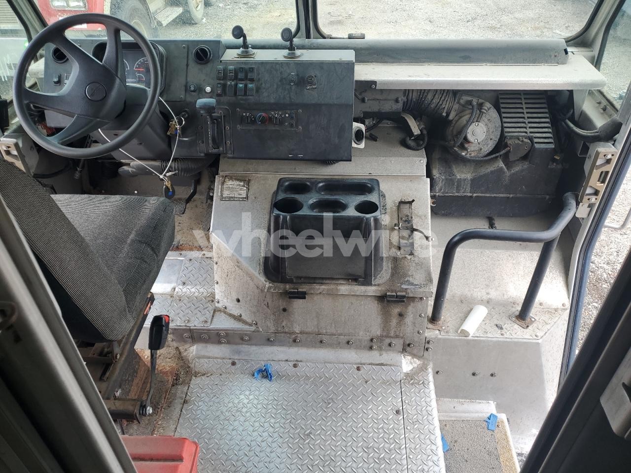 Photo 8 of 2020 FREIGHTLINER CHASSIS M LINE WALK-IN VAN (VIN 4UZAC2EA8LCMH6127)