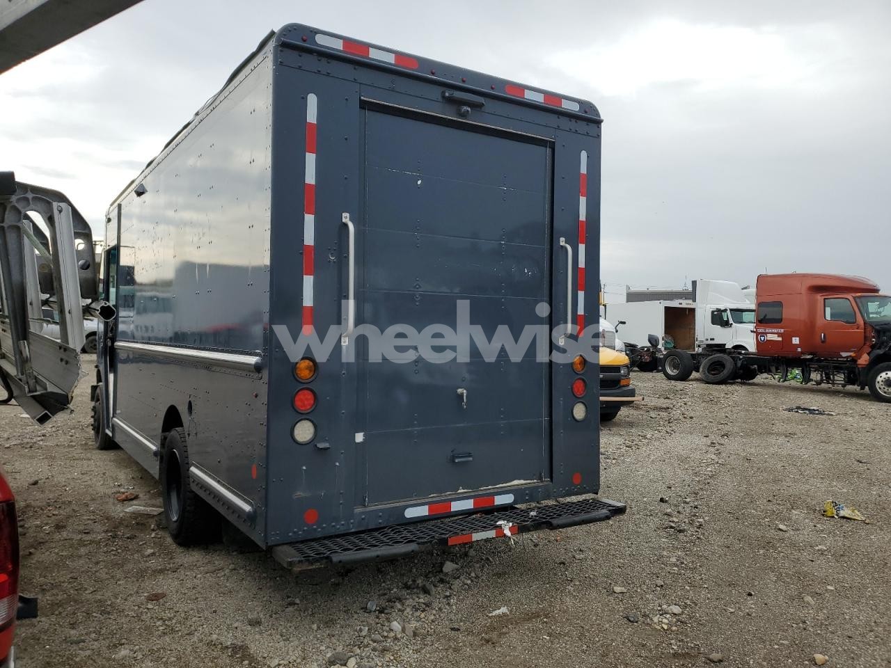 Photo 2 of 2021 FREIGHTLINER CHASSIS M LINE WALK-IN VAN (VIN 4UZAC2EA8MCML0755)