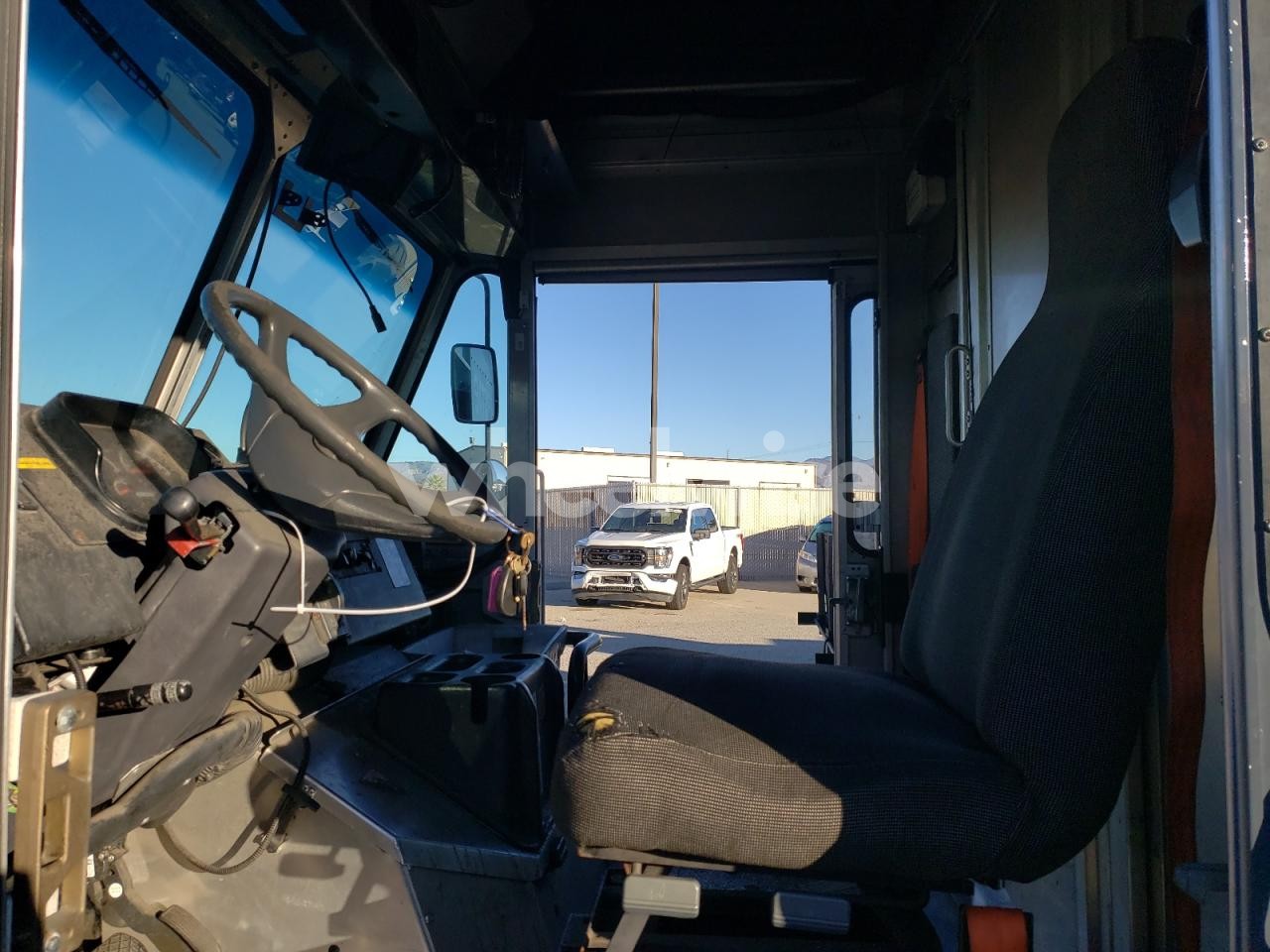 Photo 7 of 2021 FREIGHTLINER CHASSIS M LINE WALK-IN VAN (VIN 4UZAC2EA8MCMM9175)