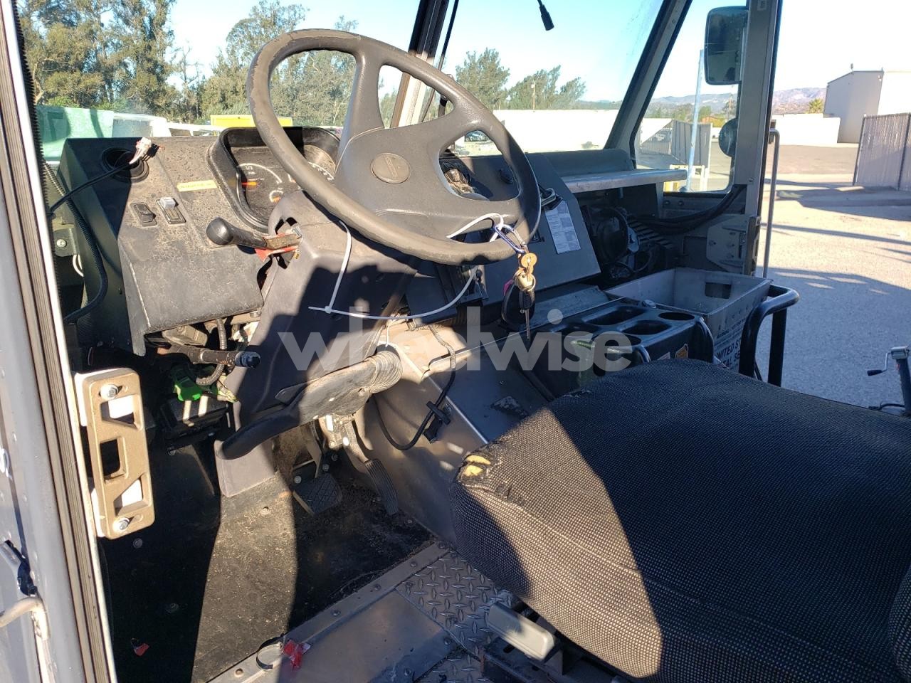 Photo 8 of 2021 FREIGHTLINER CHASSIS M LINE WALK-IN VAN (VIN 4UZAC2EA8MCMM9175)