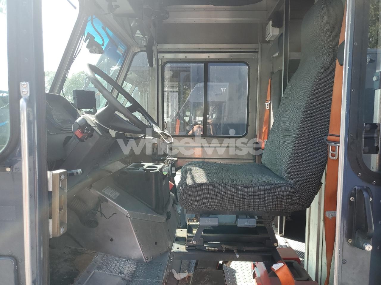 Photo 7 of 2020 FREIGHTLINER CHASSIS M LINE WALK-IN VAN (VIN 4UZAC2EA9LCLZ6775)