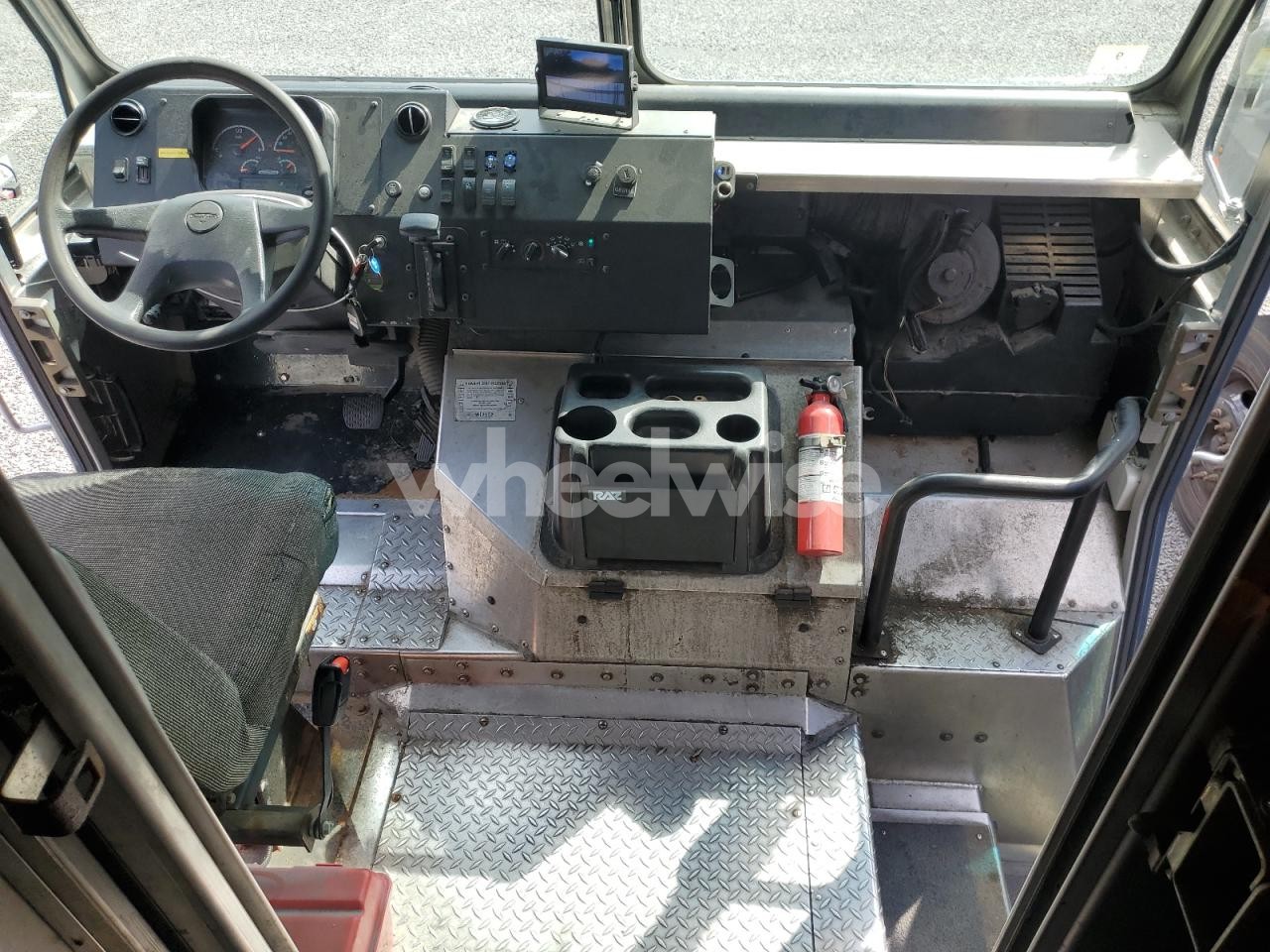 Photo 8 of 2020 FREIGHTLINER CHASSIS M LINE WALK-IN VAN (VIN 4UZAC2EA9LCLZ6775)