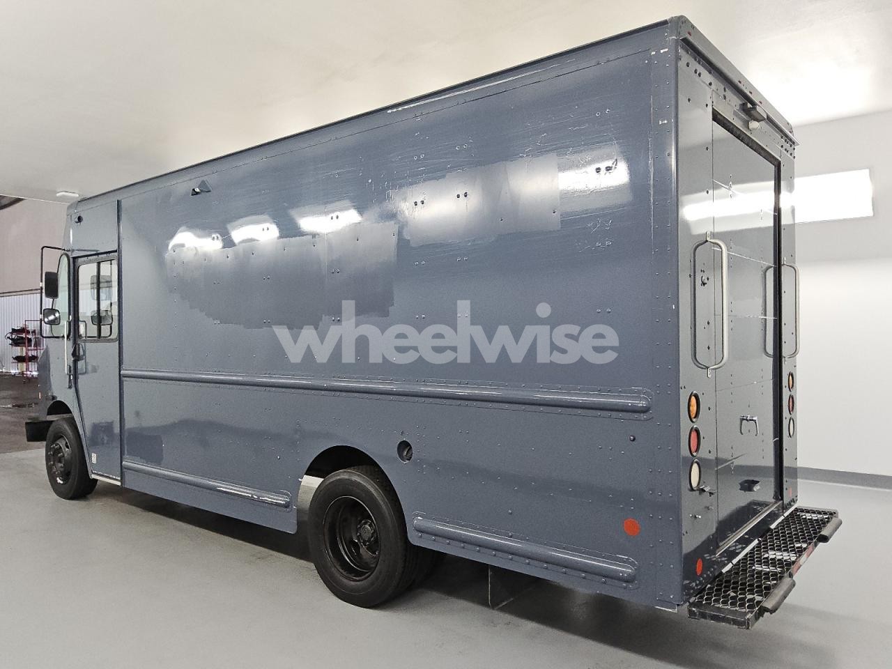 Photo 2 of 2020 FREIGHTLINER CHASSIS M LINE WALK-IN VAN (VIN 4UZAC2EA9LCLZ7229)